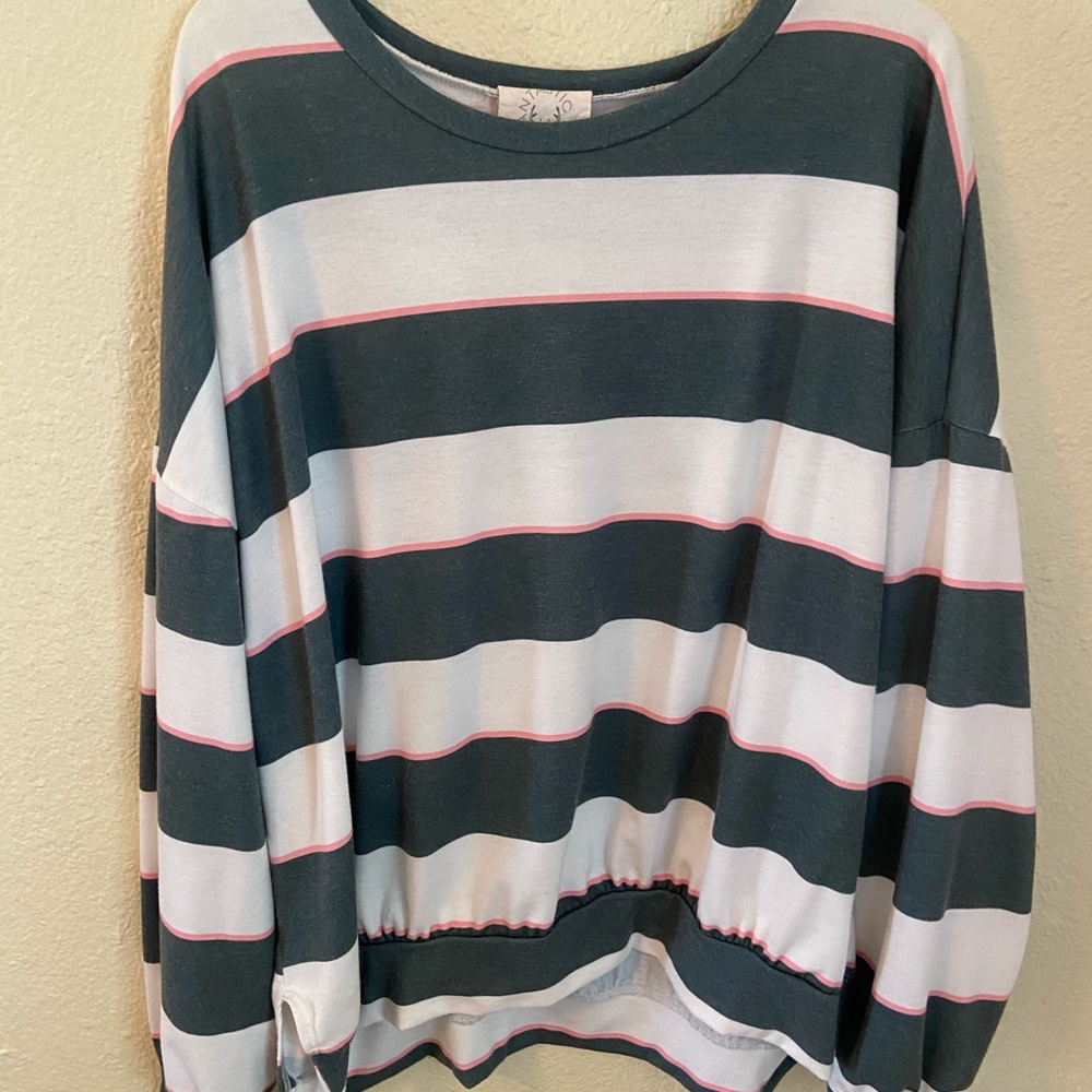 Boutique loose fit shirt